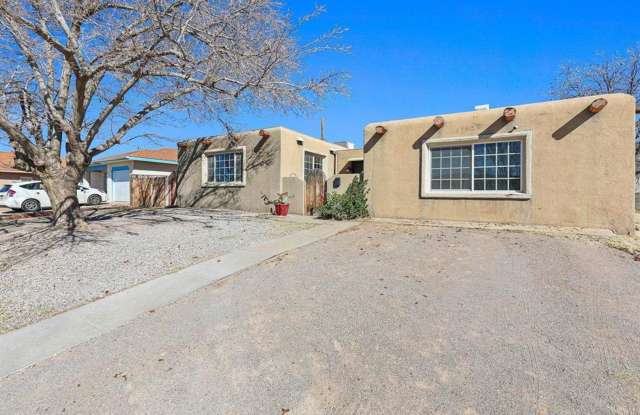 Spacious 4 Bedroom 2 Bath House near Schools photos photos