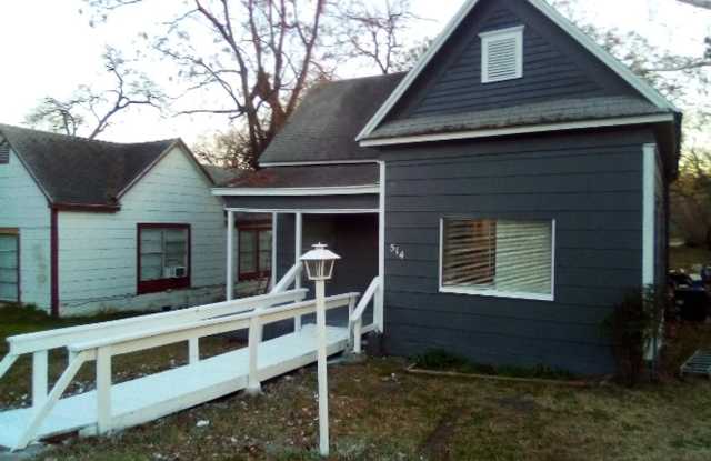 514 E Sears St Gallery 1