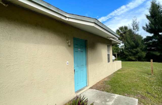 2 Bedroom. 2 Bath Duplex on 14th Street photos photos