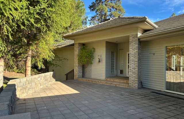 Unique 5-Bedroom Bend Home with Mountain Views & Separate Lower-Level Living Space Gallery 4
