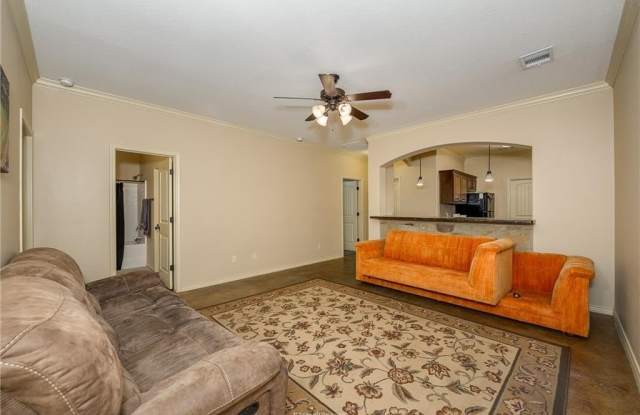 4311 Commando Trail Gallery 4