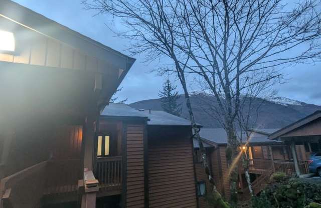 2 bed/1 bath Crowhill condo on Douglas- Unfurnished photos photos