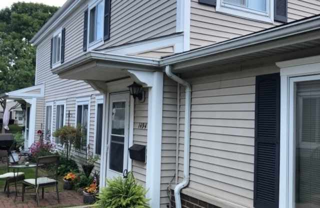 1494 Quaker Lane Gallery 2