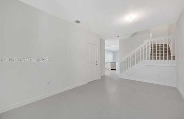 2574 SE 25 RD Gallery 4