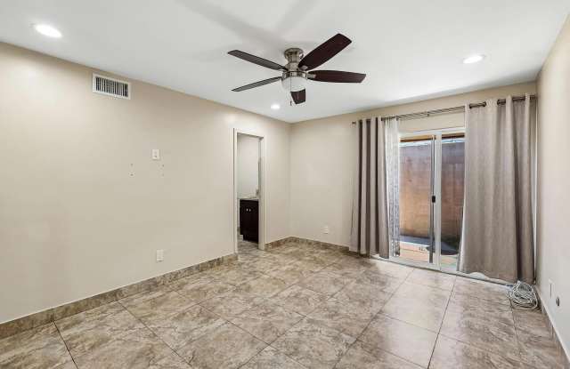 559 Oakdale Gallery 3