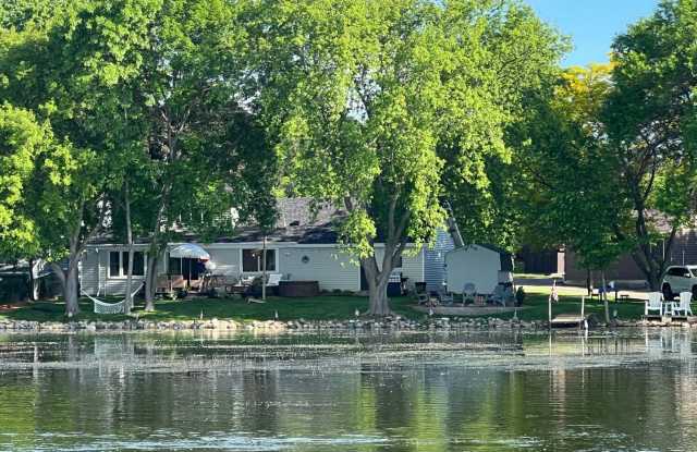 Charming 2BR+ Loft Lake House in Maple Lake photos photos