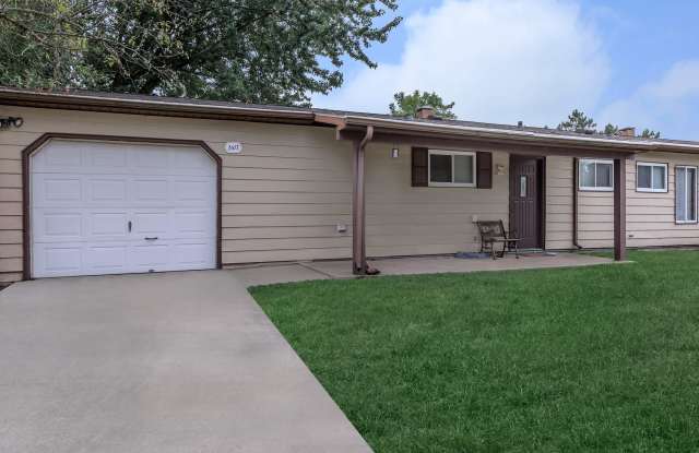 1029 N LINCOLN ST photos photos