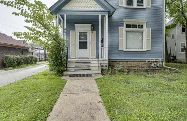 451 Marion Avenue Gallery 2