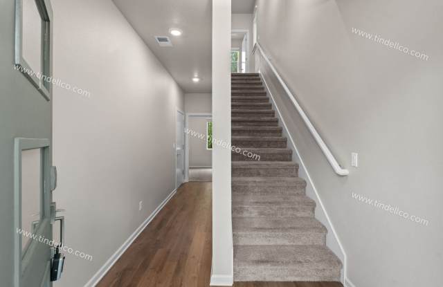 Modern 3-Bedroom Home with Spacious Bonus Room in Desirable Happy Valley! Gallery 4