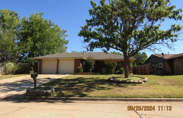 Pets negotiable with owner approval $200.00 off 1st full month's rent !!! - 4704 Southeast Wilshire Terrace, Lawton, OK 73501