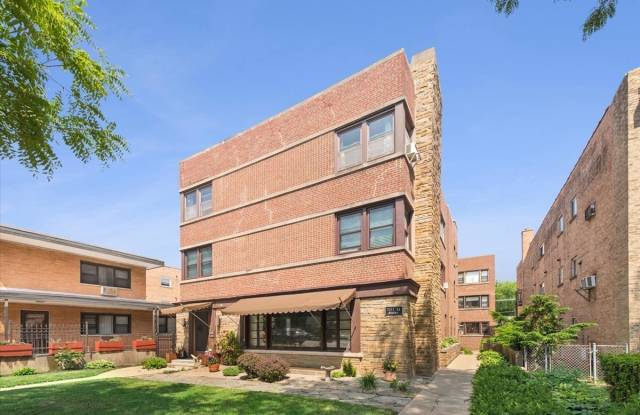 7231 N Ridge Avenue Gallery 1
