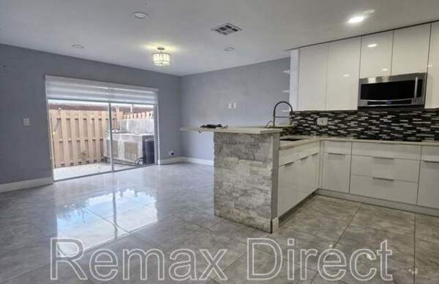 331 Cypress Way W Gallery 2