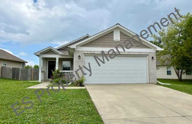Great 3 Bedroom 2 Bathroom Ranch Style Home in Decatur! - 5639 Dollar Run Lane, Indianapolis, IN 46221