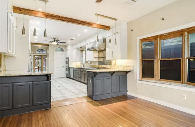 2311 W 9th St - 2311 West 9th Street, Austin, TX 78703