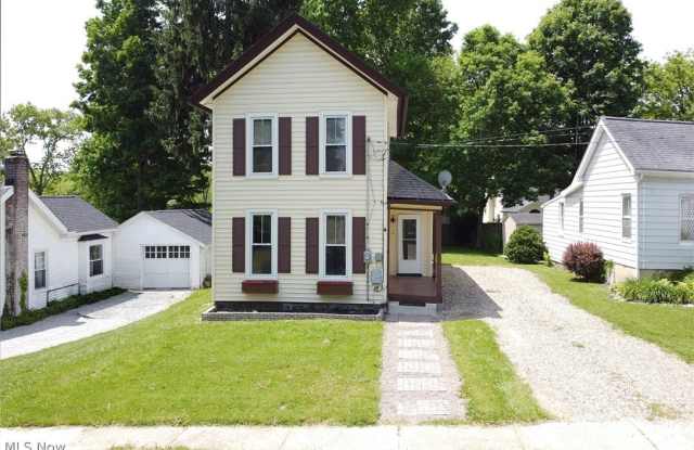 8210 Maple Avenue photos photos