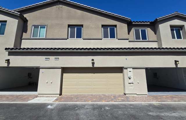 Beautiful NEW 3bd 2.5ba 2 car garage townhome.*Upgraded stainless steel appliances in kitchen w/ quartz counter tops*includes washer/dryer*Must see* - 853 Angwin Lane, Henderson, NV 89011