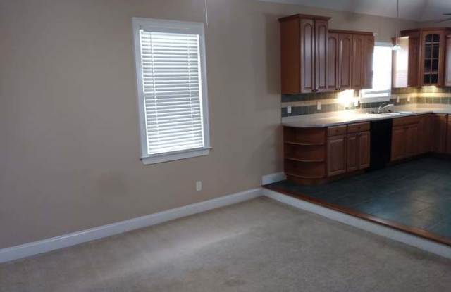 2641 Acorn Avenue Northeast Gallery 3
