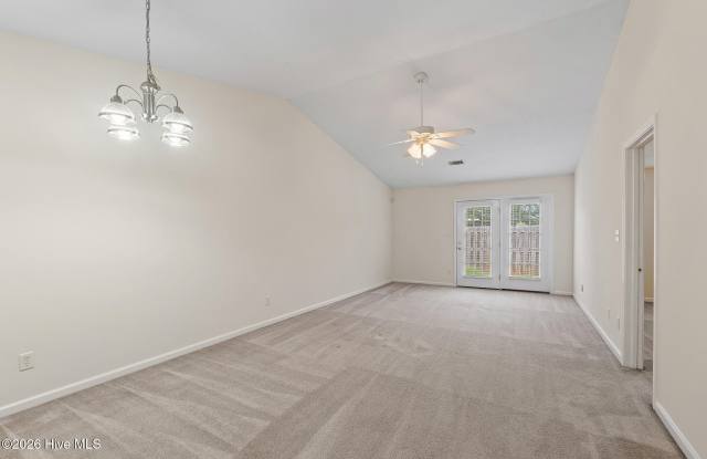 628 Mickelson Way Gallery 4