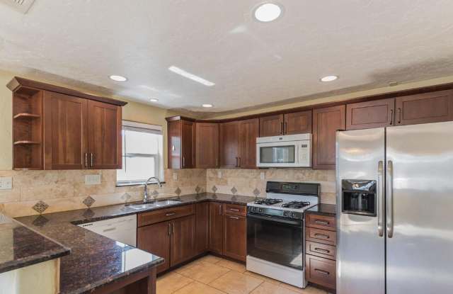 410 E. Waverly St. photos photos