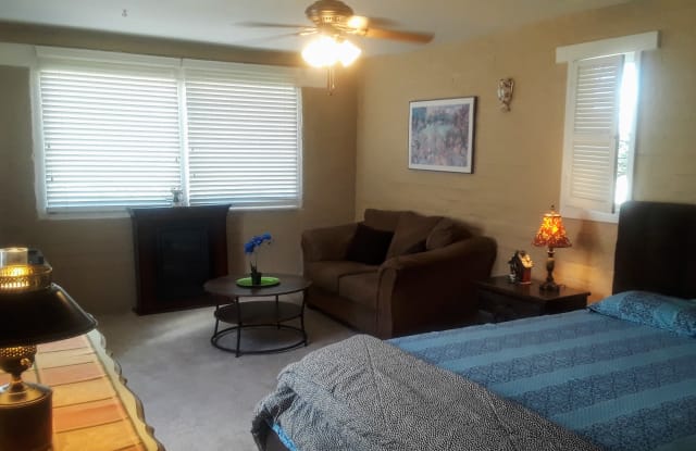 75 E Rudasill Road - 75 East Rudasill Road, Casas Adobes, AZ 85704