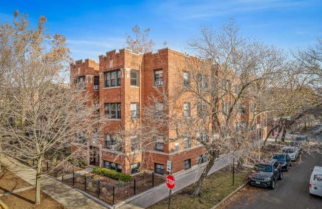 3501 North Greenview Apt. photos photos