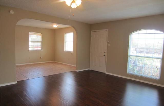 468 Lakeside Drive Gallery 2