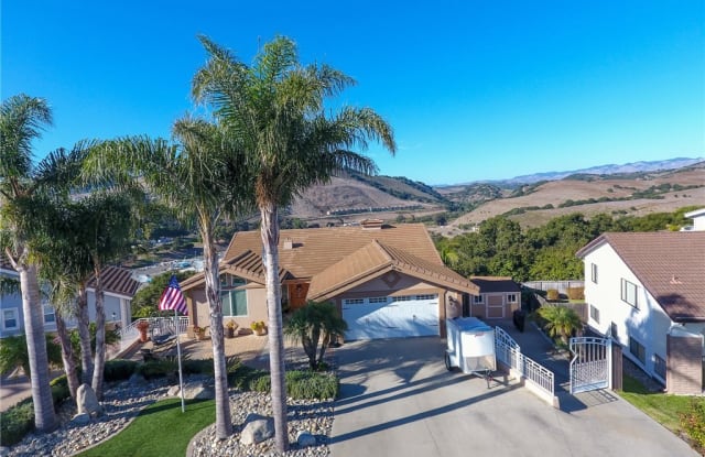 280 Coral Court - 280 Coral Court, Pismo Beach, CA 93449