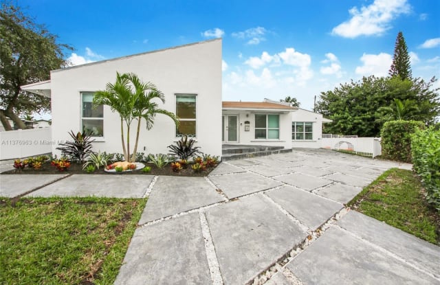 2001 NE 122nd Rd - 2001 Northeast 122nd Road, North Miami, FL 33181