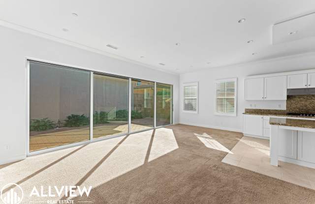 Gorgeous 3 bedroom 2.5 bath home in the newly constructed association of Eastwood Village! photos photos