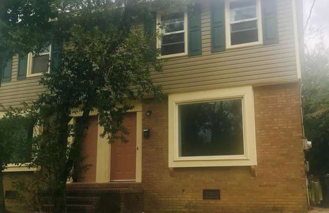 200 9 Lee Street Gallery 2