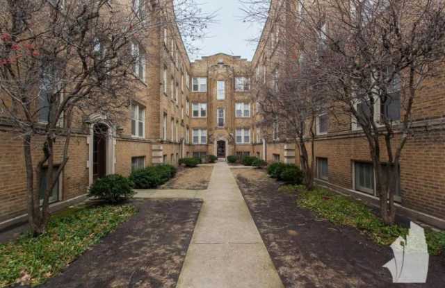 2100 West Ainslie St. photos photos