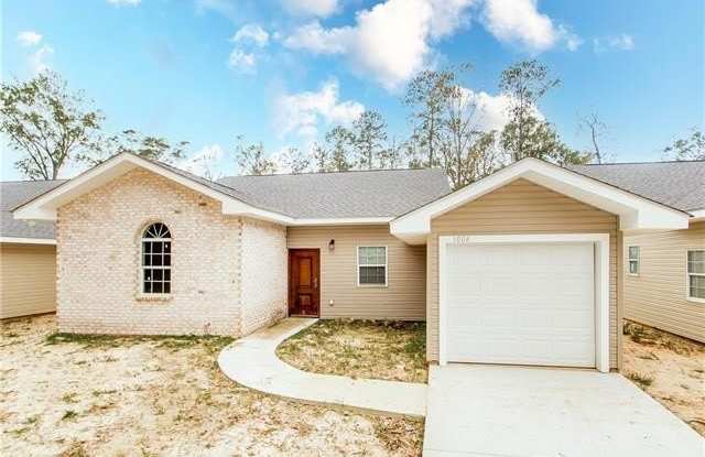 1002 S PINE Street - 1002 South Pine Street, Hammond, LA 70403 1002 S PINE Street - 1002 South Pine Street, Hammond, LA 70403