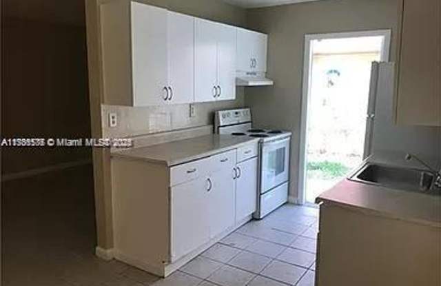 624 SW 16th Avenue C, Fort Lauderdale, FL 33312 photos photos