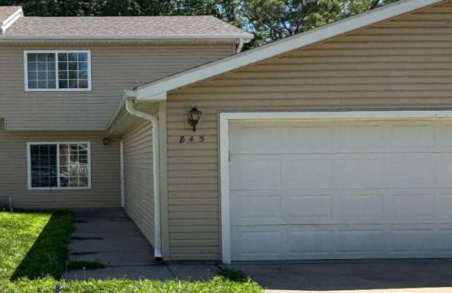 845 Hanneman Dr photos photos