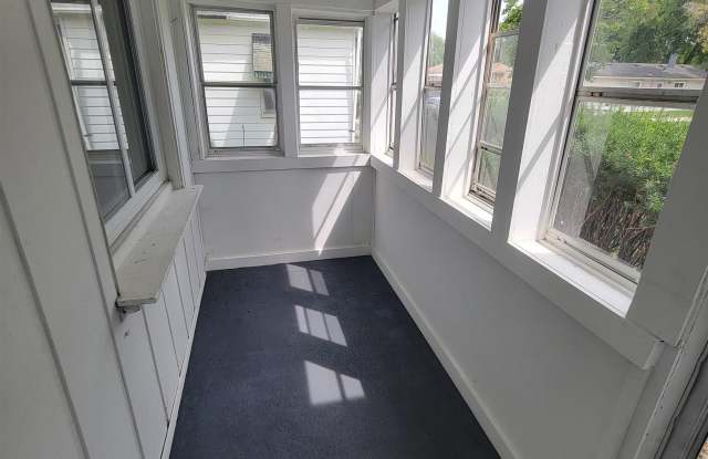 130 Meadle Street Gallery 2