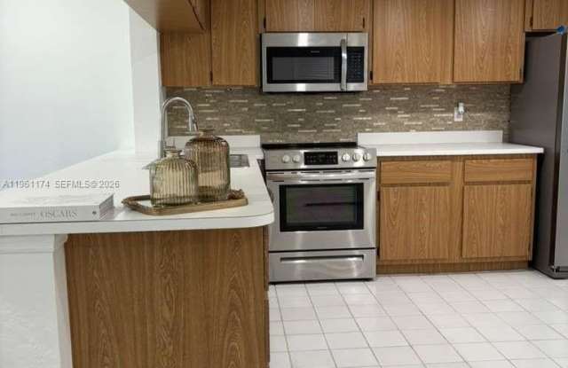 1005 Palm Beach Trace Dr photos photos