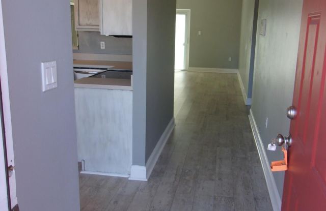 6895 Grissom Parkway Gallery 3