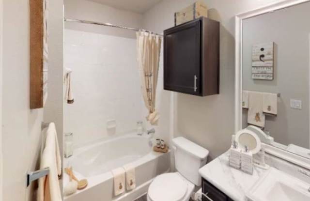 13333 Center Lake Dr Gallery 3