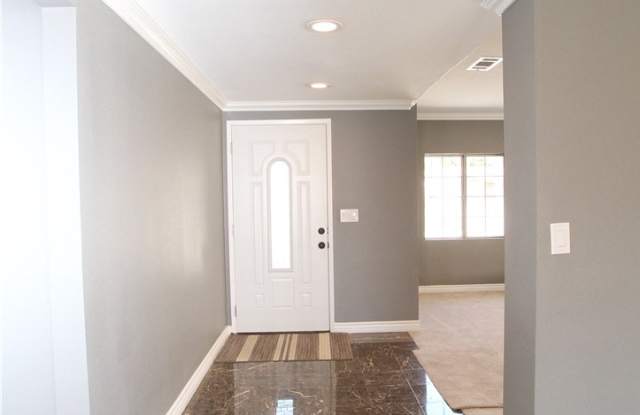 808 E Woodland Lane Gallery 2