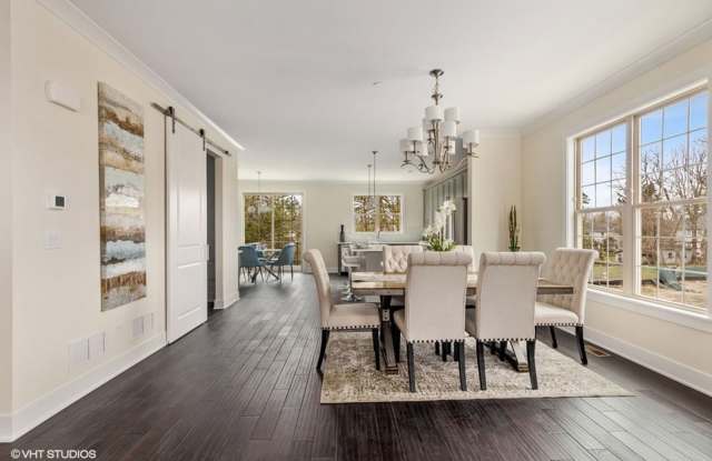702 Elm Street photos photos