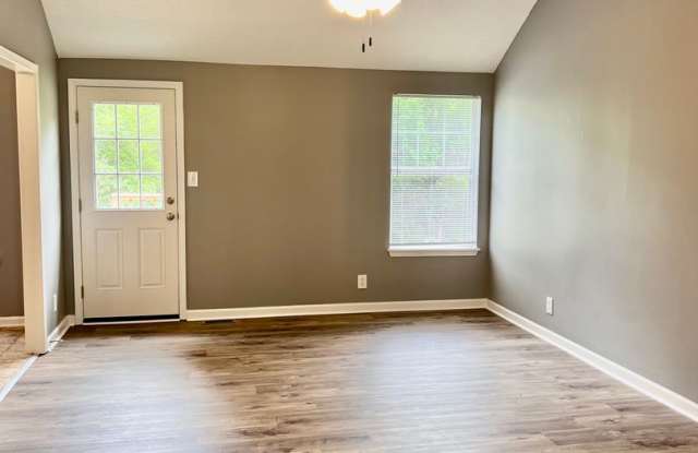 Receive Half Off your first Full Month! 3 Bedroom Home Available in Woodlawn! Gallery 3
