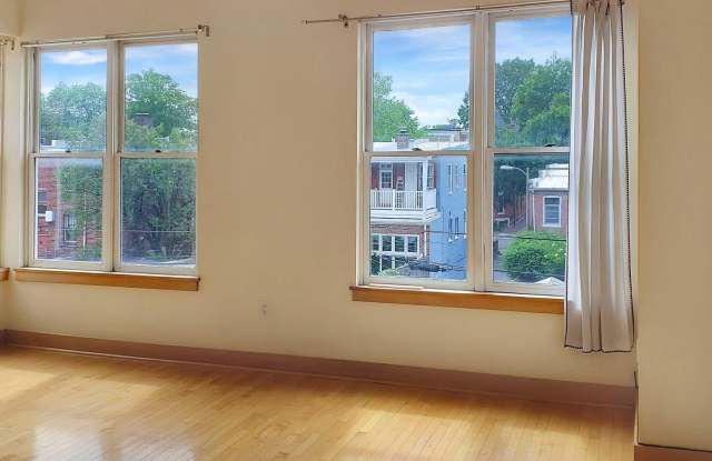 326 8TH Street NE Gallery 4