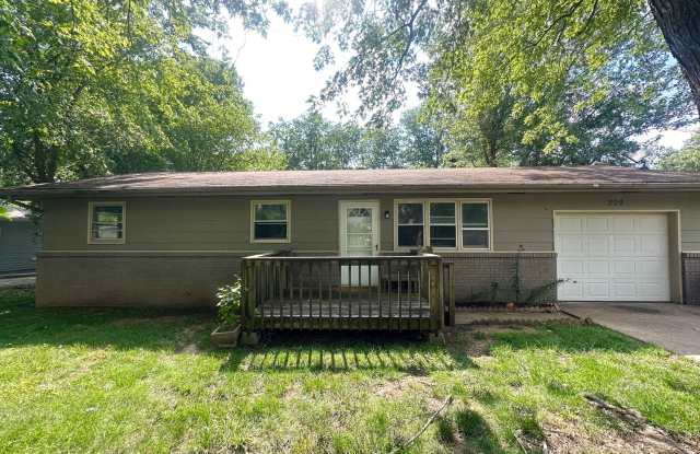 3 Bedroom Home with Garage and Spacious Fenced Yard! photos photos