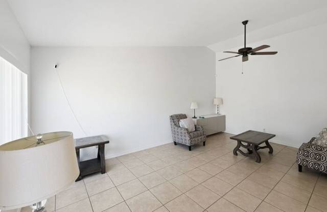 121 West Loma Vista Drive Gallery 3
