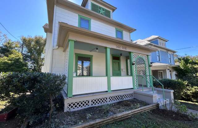 Spacious 3 BR home, Minutes to Medical Center  More! photos photos