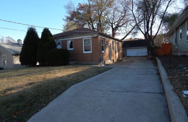 115 E Keith Avenue - 115 East Keith Avenue, Waukegan, IL 60085