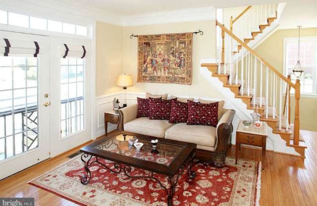 7617 BRITTANY PARC COURT Gallery 3