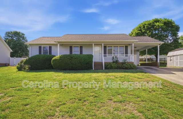 1607 McFarland Dr photos photos