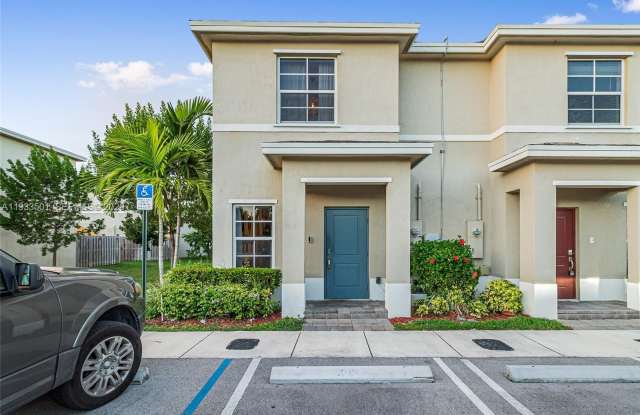 476 NE 5th St photos photos