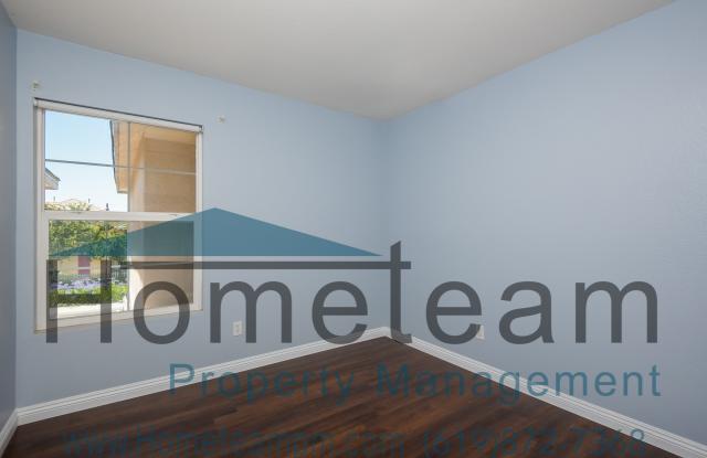 3 BR/ 2.5 BA 1360 SQFT Otay Ranch / Chula Vista Townhouse photos photos